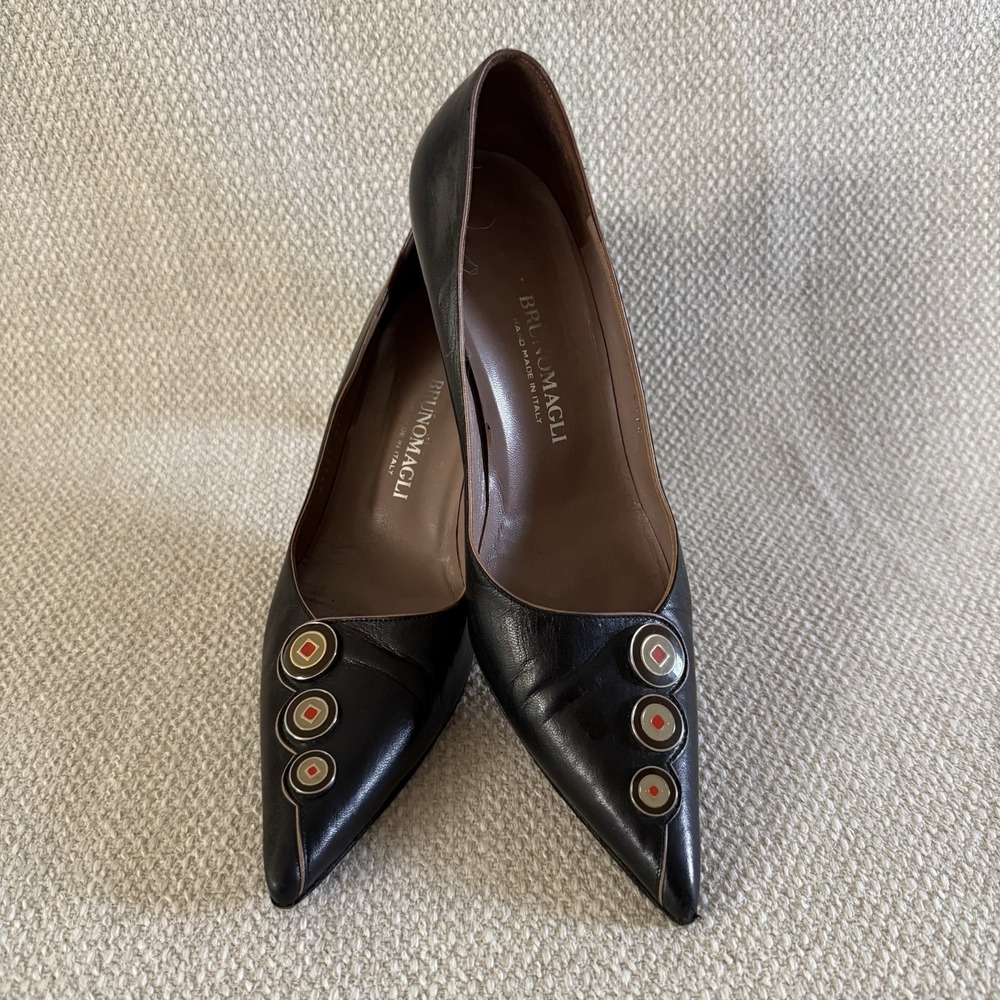 VTG Bruno Magli Italy Black Leather Pointed Toe Pumps Heels 7B Minimal Old Money